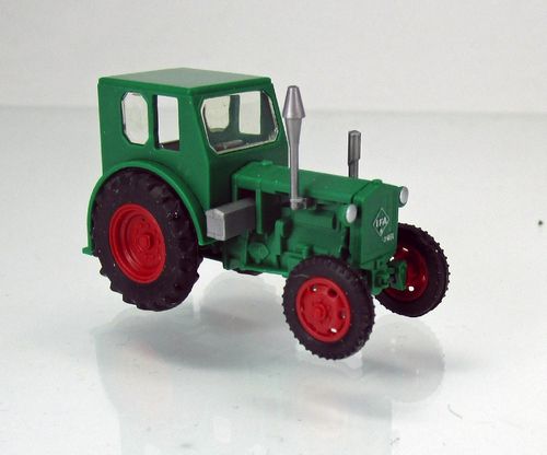 IFA Traktor Pionier RS 01 - Grün