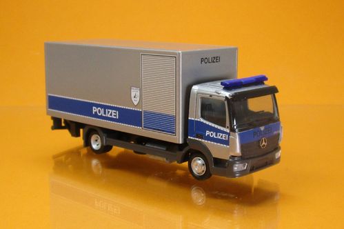 MB Atego `13 Koffer-LKW m. Ladebordw. Polizei Hamburg Entschärfer