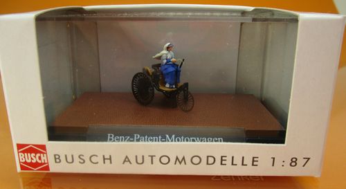 Benz-Patentwagen mit Bertha Benz 1:87
