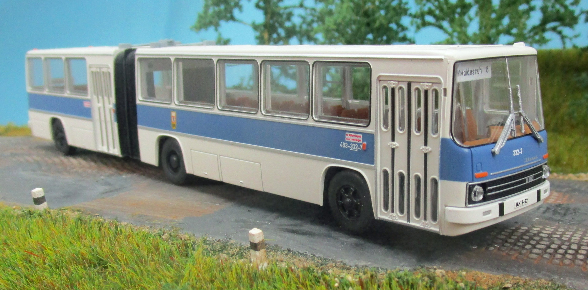 #59753 1976-1:87 Brekina Ikarus 280.03 Gelenkbus weiss/blau 