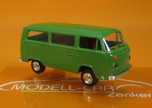 VW T2 Kombi taigagrün