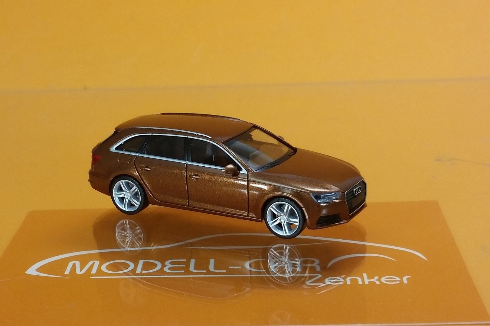 Audi A4 Avant (B9), Modell 2015-, mondscheinblau, Herpa, 1:87,  Werbeschachtel