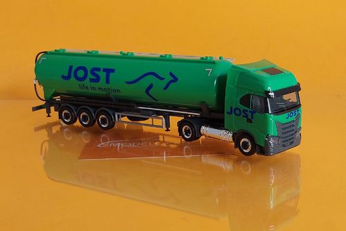 Iveco S-Way LNG Silo-Sattelzug Jost Group LUX 1:87