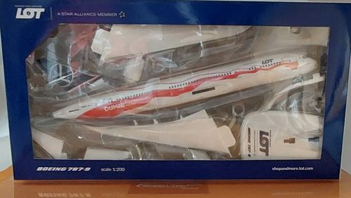 Herpa 613781 LOT Polish Airlines Boeing 787-9 SP-LSC 1:200
