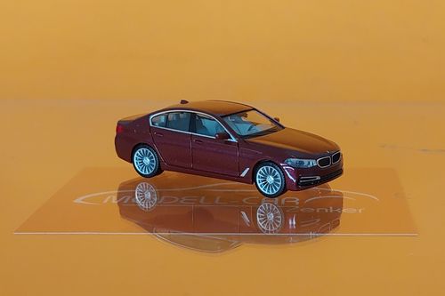 BMW 5er Limousine (G30) aventurinrot metallic 1:87