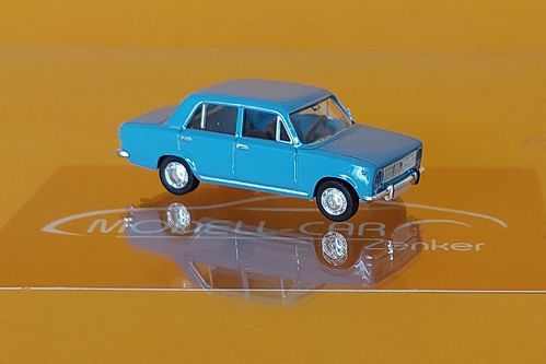 Fiat 124 Limousine hellblau 1966 1:87