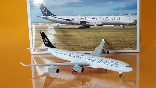 Herpa Wings 536851 Lufthansa Airbus A340-300 "Star Alliance" D-AIGW 1:500